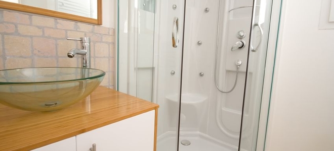 How to Clean a Fiberglass Shower | DoItYourself.com